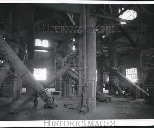 1978 Press Photo Interior view of grain elevator, Milwaukee, Wisconsin - Historic Images