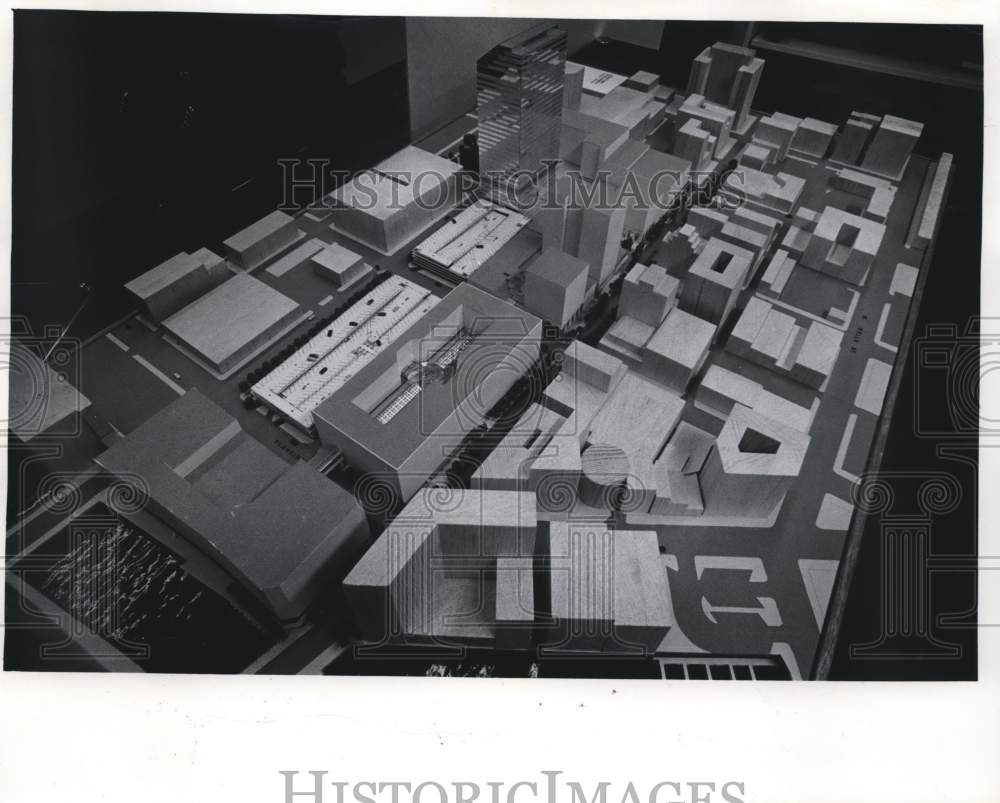 1978 Press Photo Model of downtown redevelopment for Milwaukee, Wisconsin - Historic Images