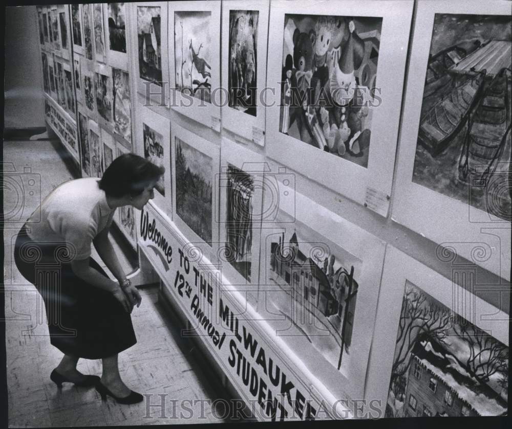 1956 Mary Stoll Views Milwaukee Journal Art Contest Display - Historic Images