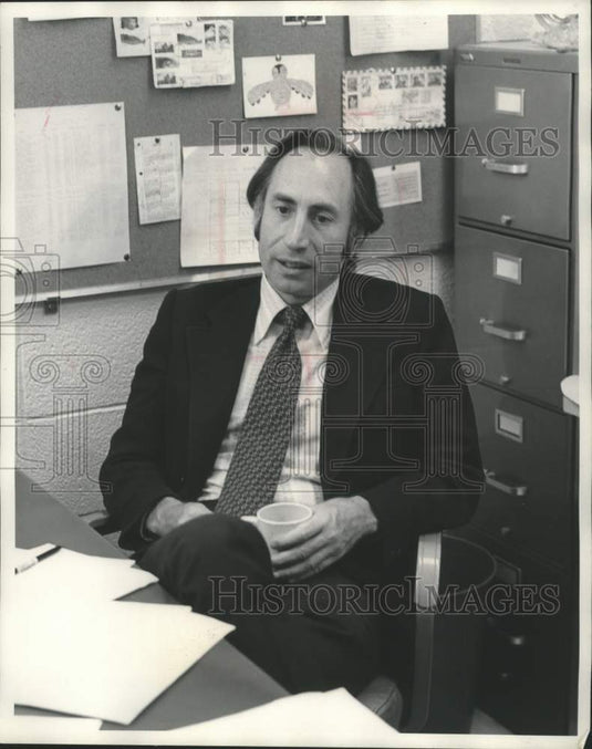 1972 Robert Greenler, Physics Professor, University of Wisconsin - Historic Images