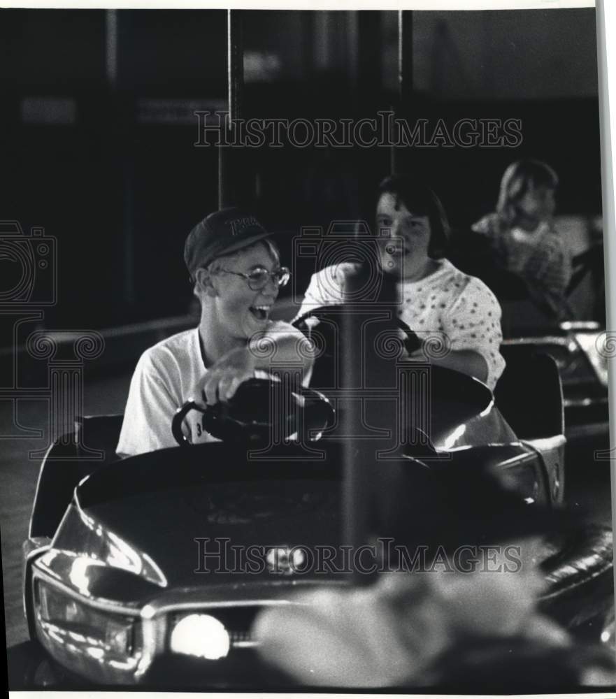 1992 Press Photo Matt Stachura at Bay Beach Amusement Park, Green Bay, Wisconsin - Historic Images