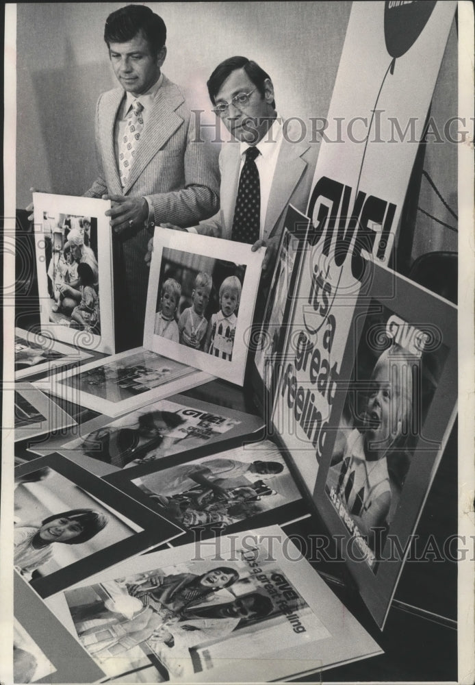 1972 Press Photo United Fund officials, Sheldon Ausman and Mitchell Fromstein - Historic Images