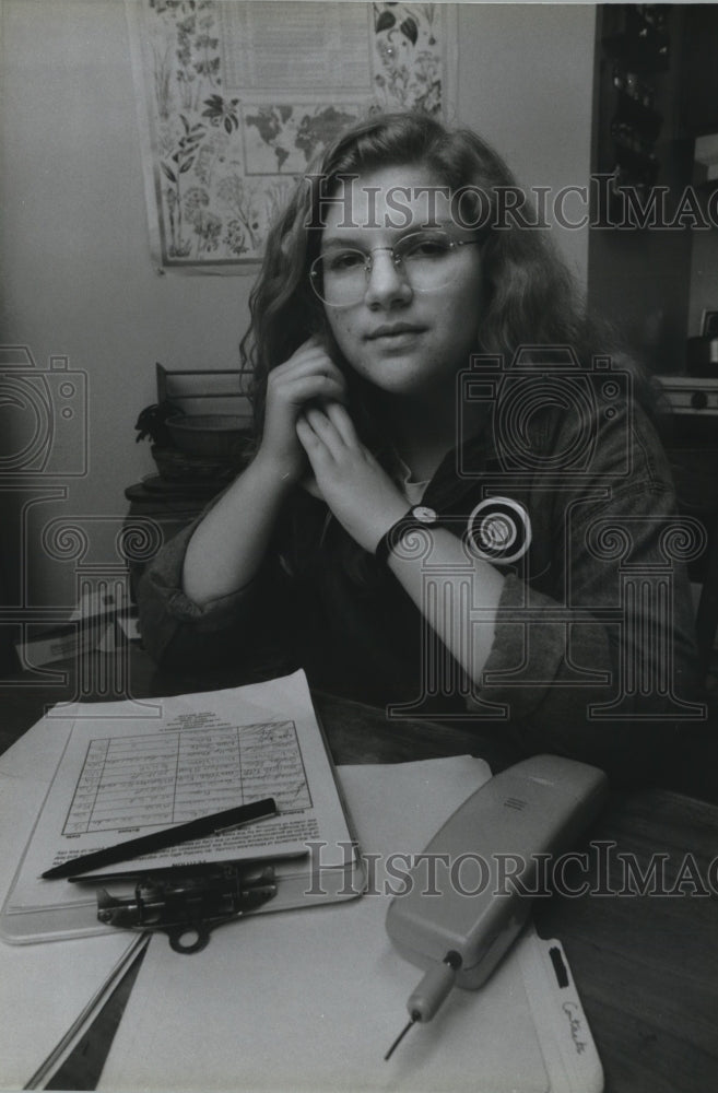 1994 Press Photo Anna Fritz Began Student Petition Drive to Ban Handguns - Historic Images