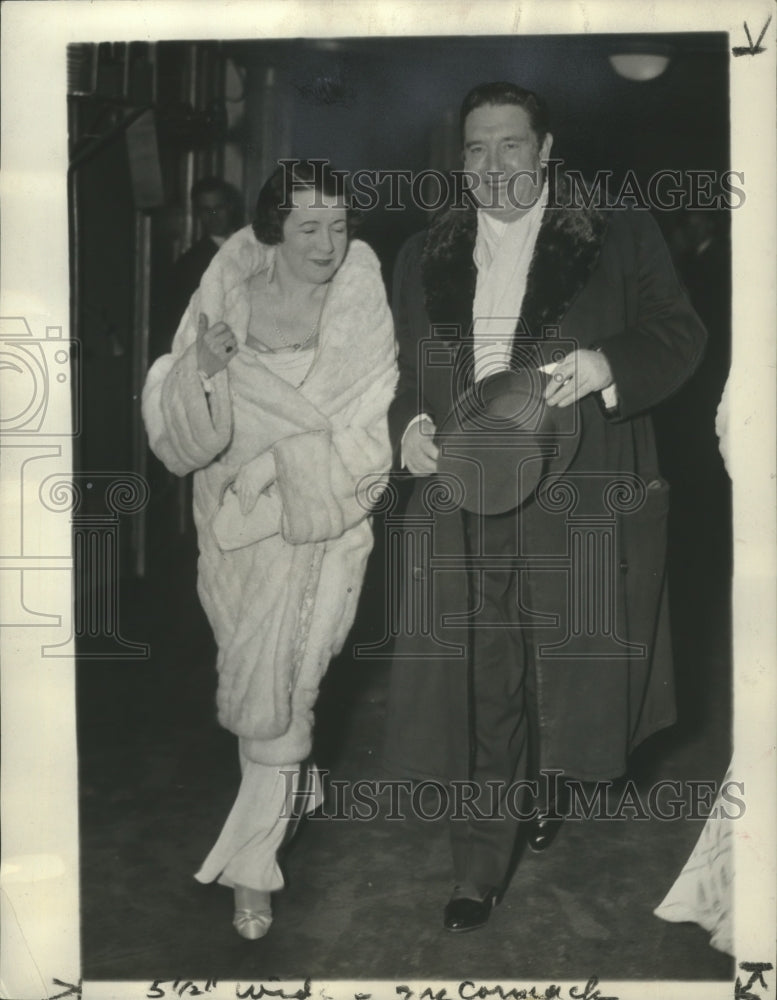 1953 Press Photo John and Lily McCormack arriving to the opera, New York City-Historic Images