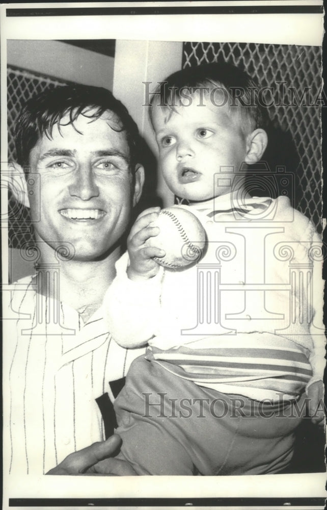 1973 Press Photo Gregg Peterson with Father Yankee Pitcher Fritz Peterson - Historic Images