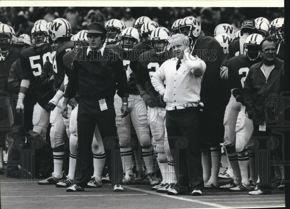 1979 Disappointed Wisconsin Badgers football players after a fumble-Historic Images