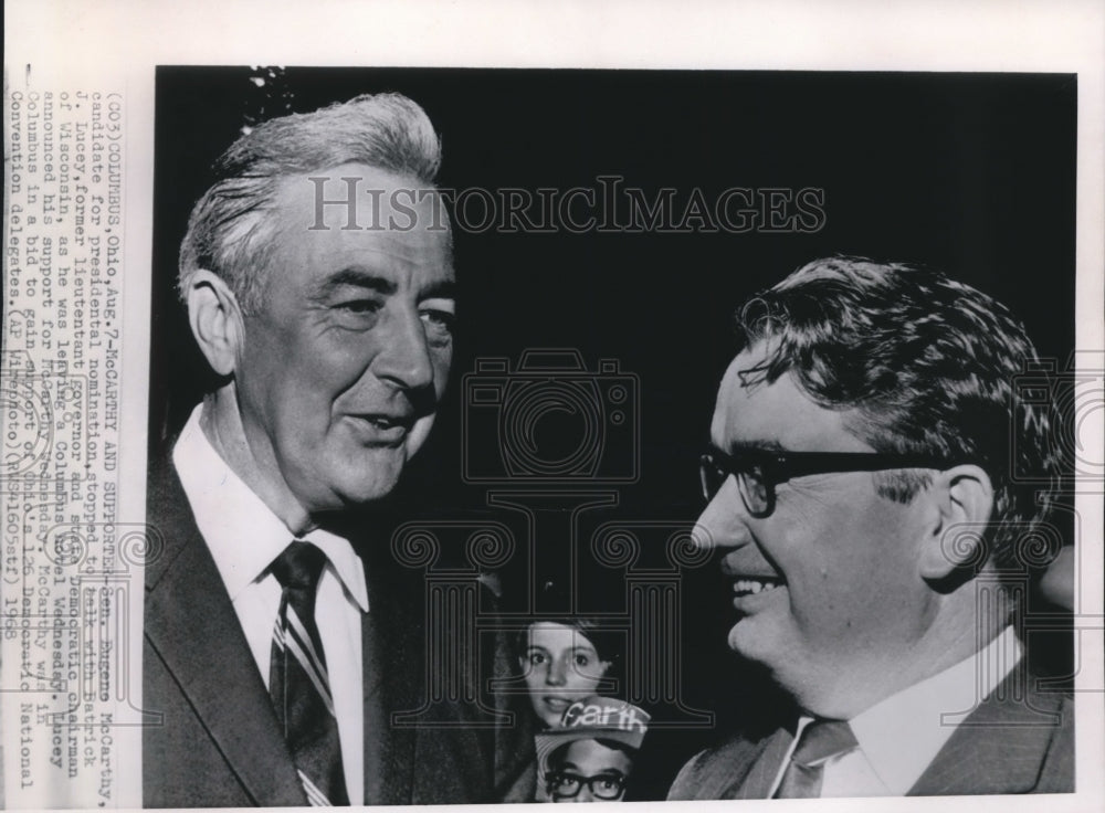 1968 Press Photo Senator Eugene McCarthy Talked to Patrick Lucey, Columbus Ohio - Historic Images