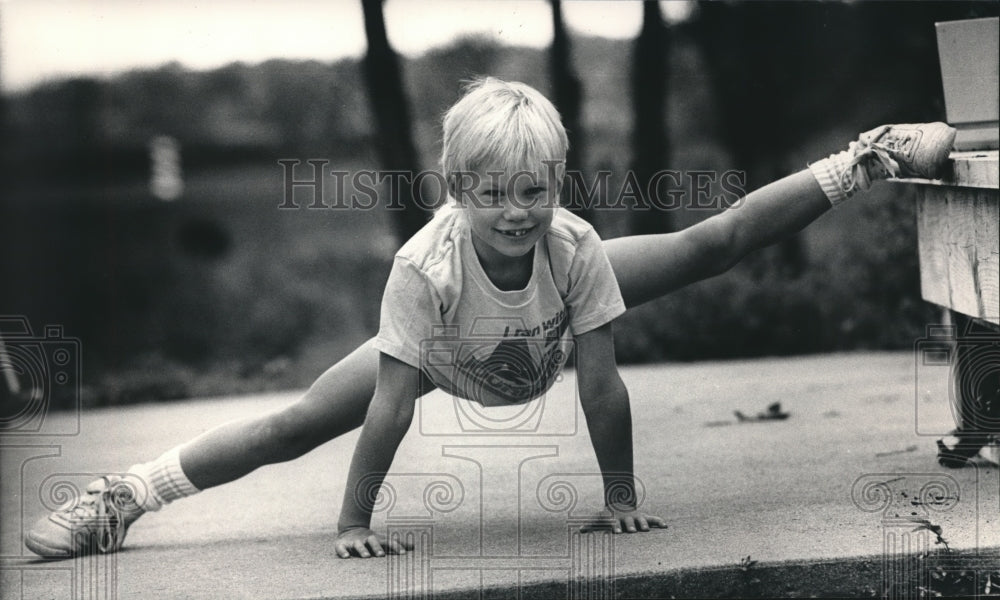 1986 Press Photo Erika Marsch, 7, training for the Milwaukee Al McGuire Run - Historic Images