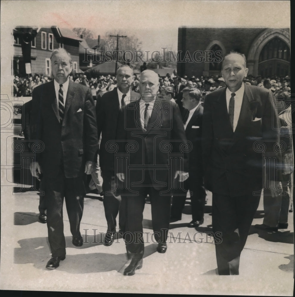 1957 Press Photo United States Senators at Saint Mary&#39;s Church in Appleton-Historic Images