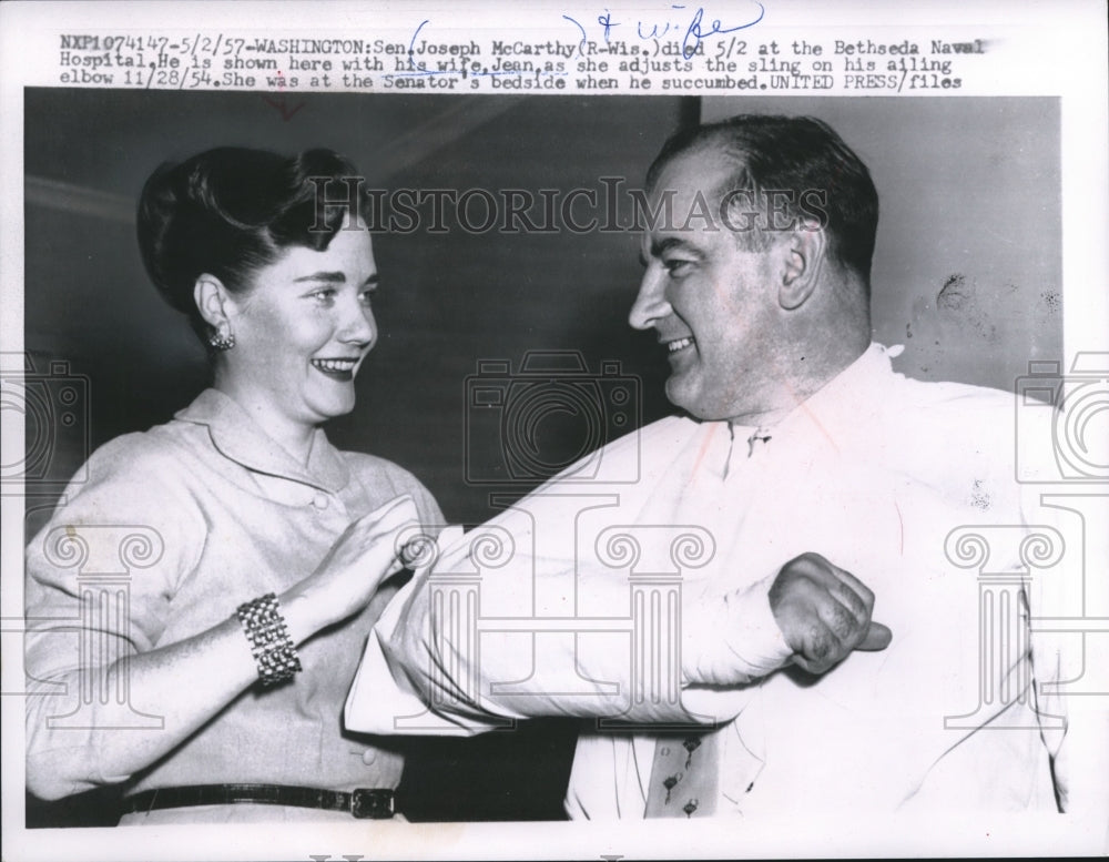 1954 Press Photo Wisconsin Senator Joe McCarthy and his wife Jean - mjb25570 - Historic Images