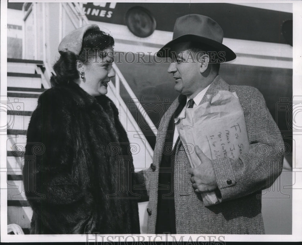 1953 Press Photo Senator Joseph McCarthy and Bride, Jean, at Plane in Chicago- Historic Images