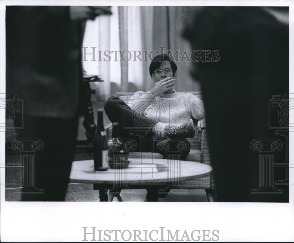 1969 Press Photo Anthony Perkins directing "The Bargemaster" - mjb25705- Historic Images