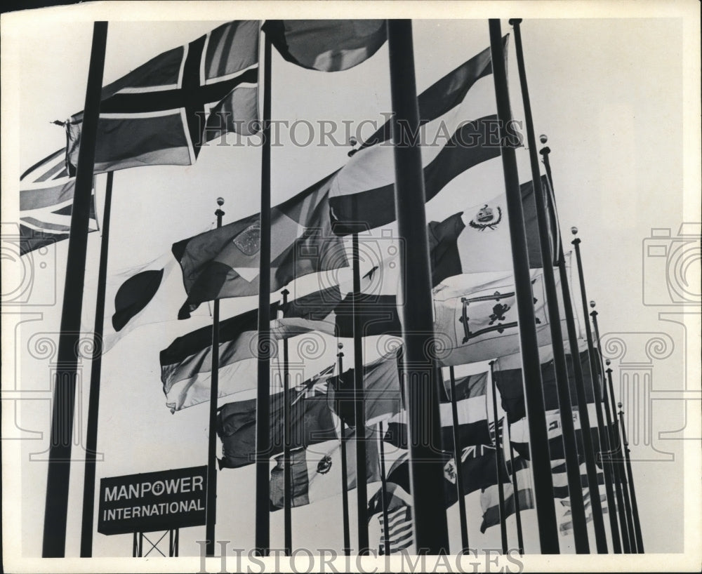 1962 Press Photo Flags Flying for Flag Day at Manpower Incorporated Headquarters - Historic Images