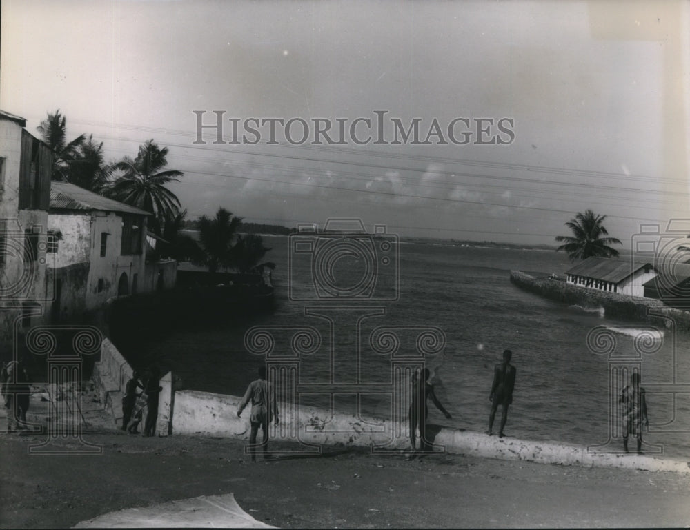 Press Photo Elmina Channel, Ghana - mjb26278-Historic Images
