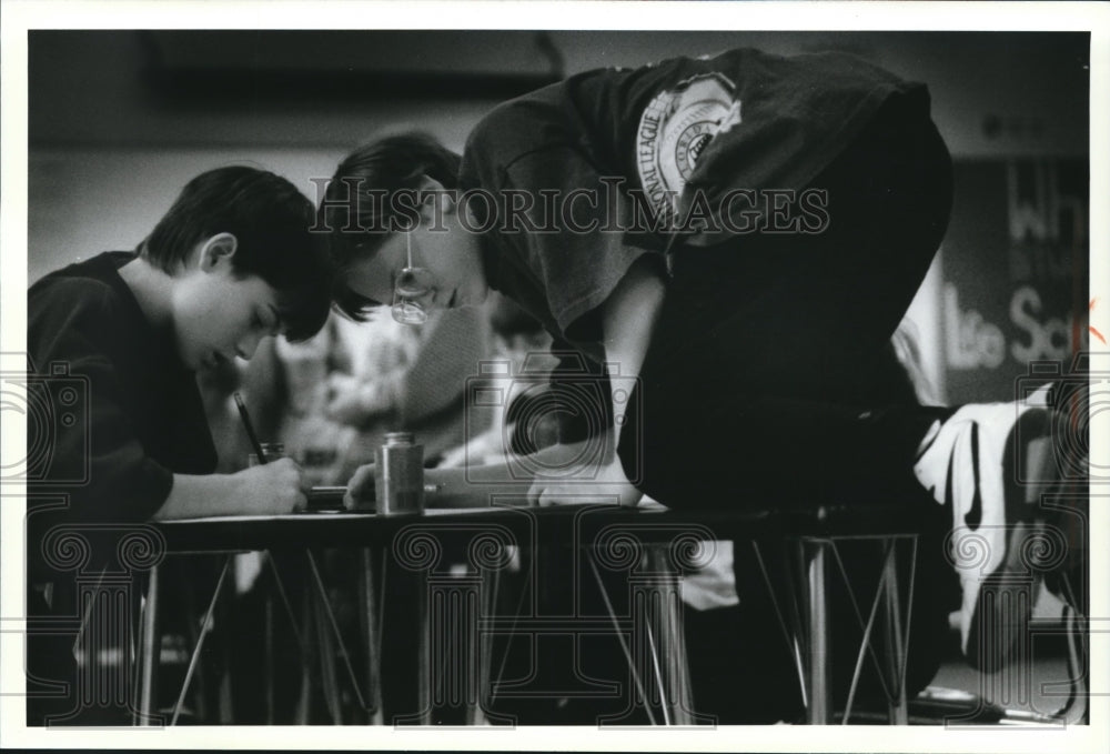 1993 Press Photo Erik Arnold, Nick Schuelke at Kennedy Middle School - mjb26291 - Historic Images