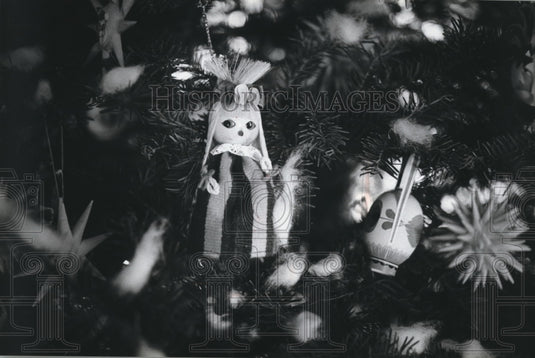 1979 Press Photo Ornaments on the Wisconsin Governor's Christmas Tree - Historic Images