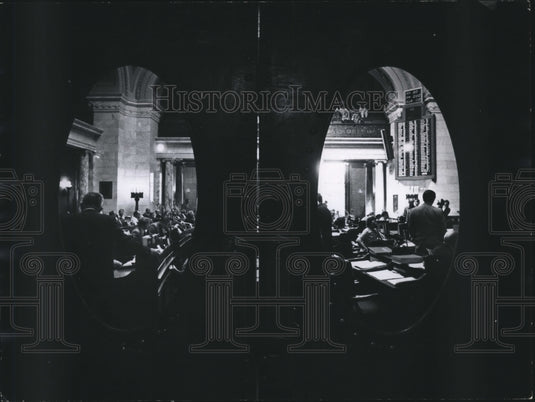 1976 Press Photo Through the main doors to the Wisconsin State Representatives-Historic Images