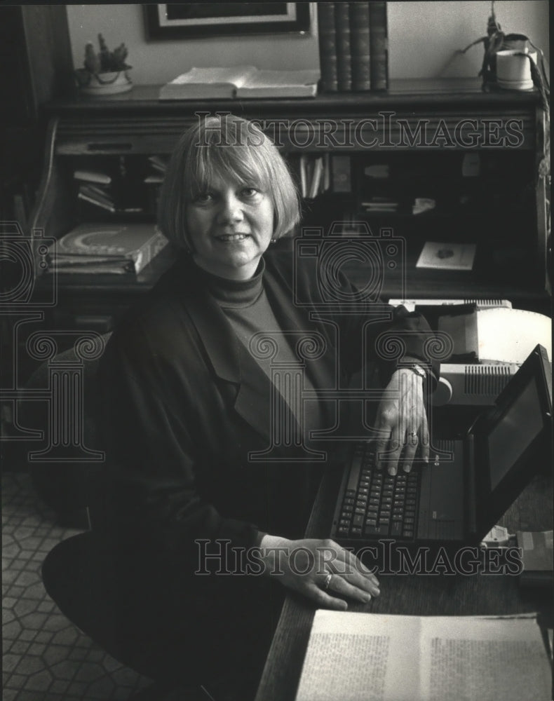 1992 Press Photo Historian-Journalist Jo McReynolds-Blochowiak - mjb26919 - Historic Images