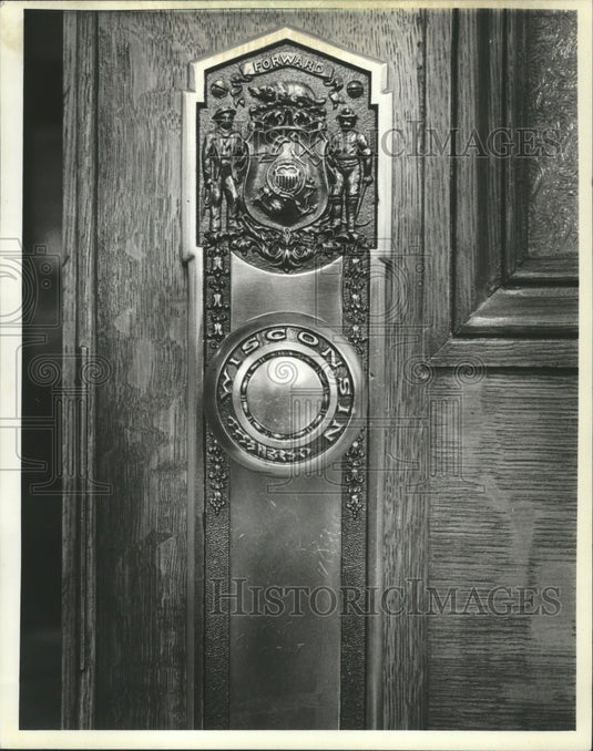 1982 Press Photo View of the State Capitol's Doorknobs in Madison, Wisconsin - Historic Images