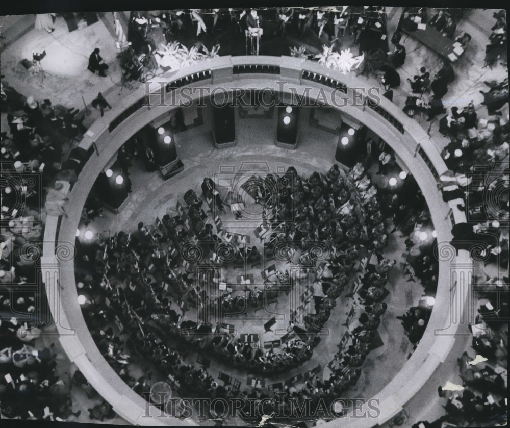 1957 Press Photo The Rotunda of the Capitol Building in Madison, Wisconsin - Historic Images