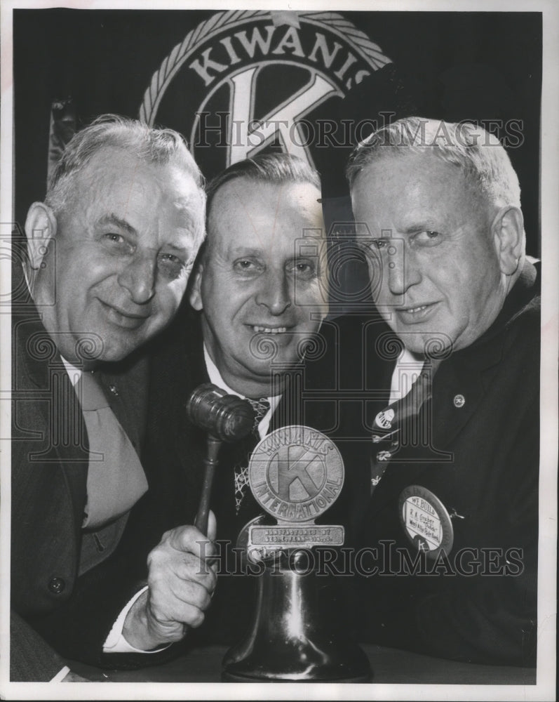 1960 Press Photo Robert, Earl and Roy Gruber at a Kiwanis meeting, Wisconsin - Historic Images