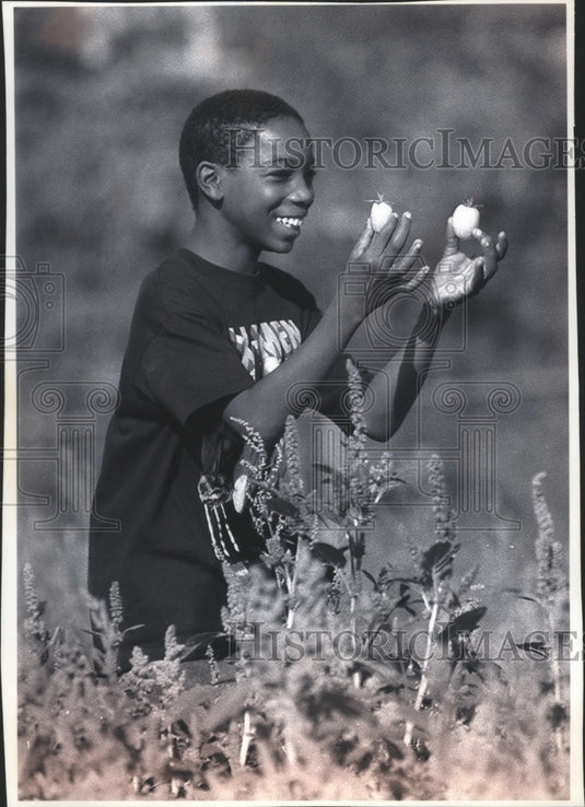 1993 Press Photo Johnny Davis at Gray's Child Development Center, Milwaukee - Historic Images