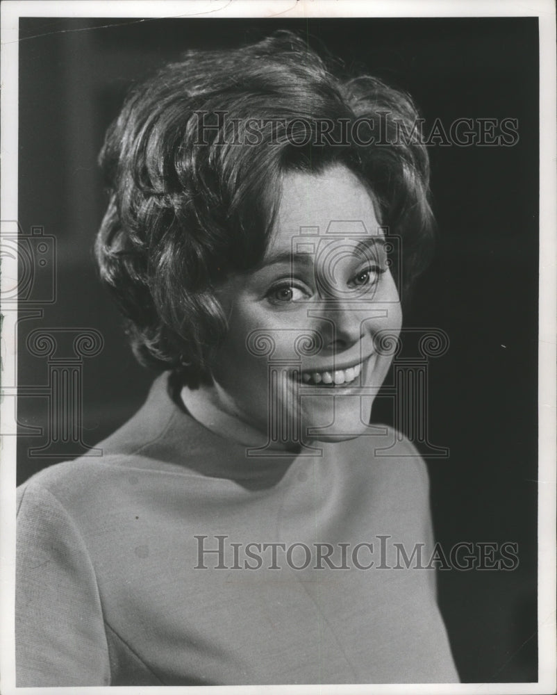 1971 Press Photo Jane Gibbons, WTMJ, Milwaukee - mjb27922 - Historic Images