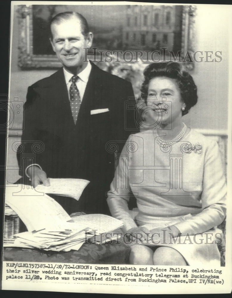 1972 Press Photo Queen Elizabeth and Prince Philip at Buckingham Palace - Historic Images