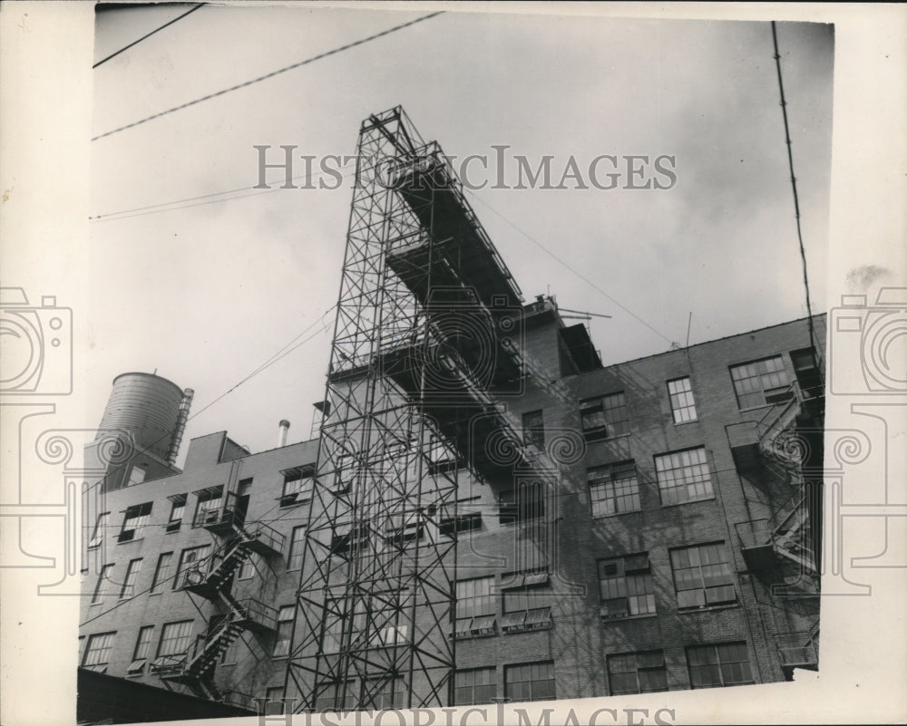 1947 Press Photo Construction of The Milwaukee Journal Building Wisconsin - Historic Images