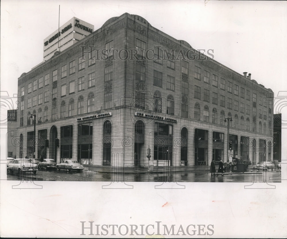 1956 Press Photo The Milwaukee Journal Building in Milwaukee, Wisconsin - Historic Images