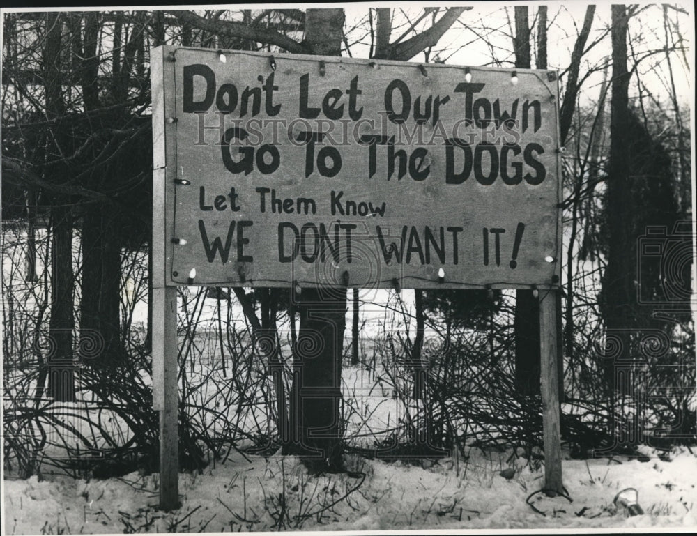 1989 Press Photo Sign Protesting Race Track Proposal in Germantown, Wisconsin - Historic Images
