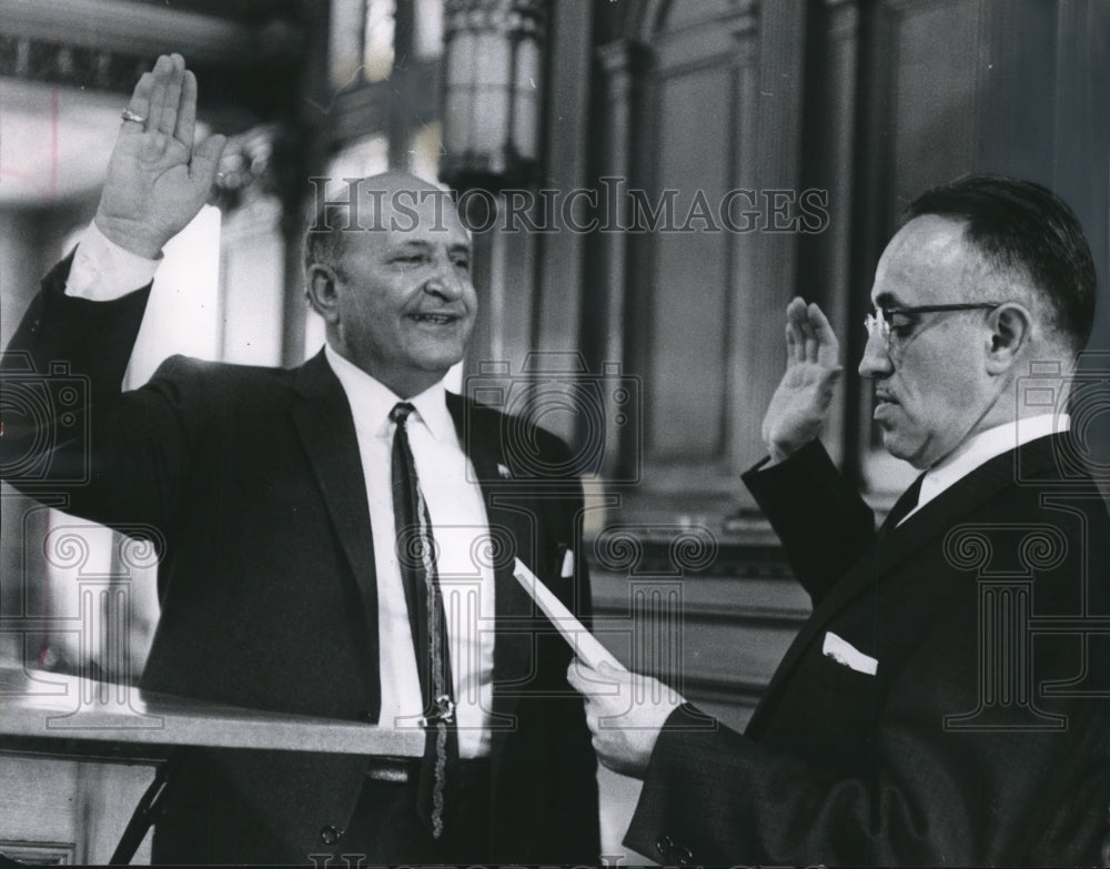 1962 Press Photo New City Clerk Ray Markey Being Sworn In by Chester P. Schmidt - Historic Images