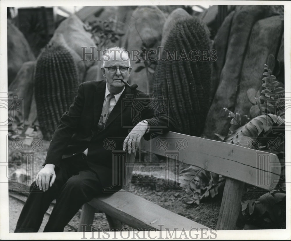 1968 Press Photo Herman Geske, Instructor of Biological Science at Milwaukee-Historic Images