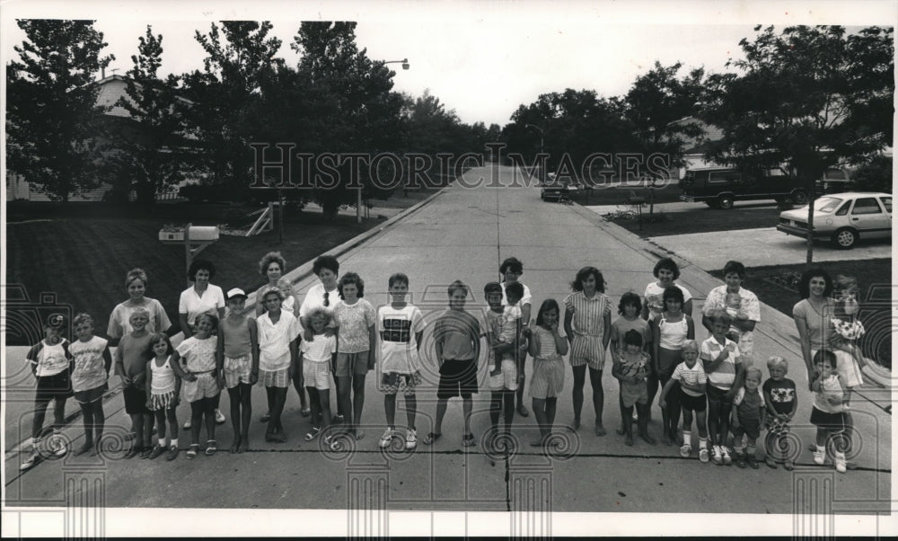 1988 Press Photo The Milwaukee Journal Neighborhood Block Party Contest Winners - Historic Images