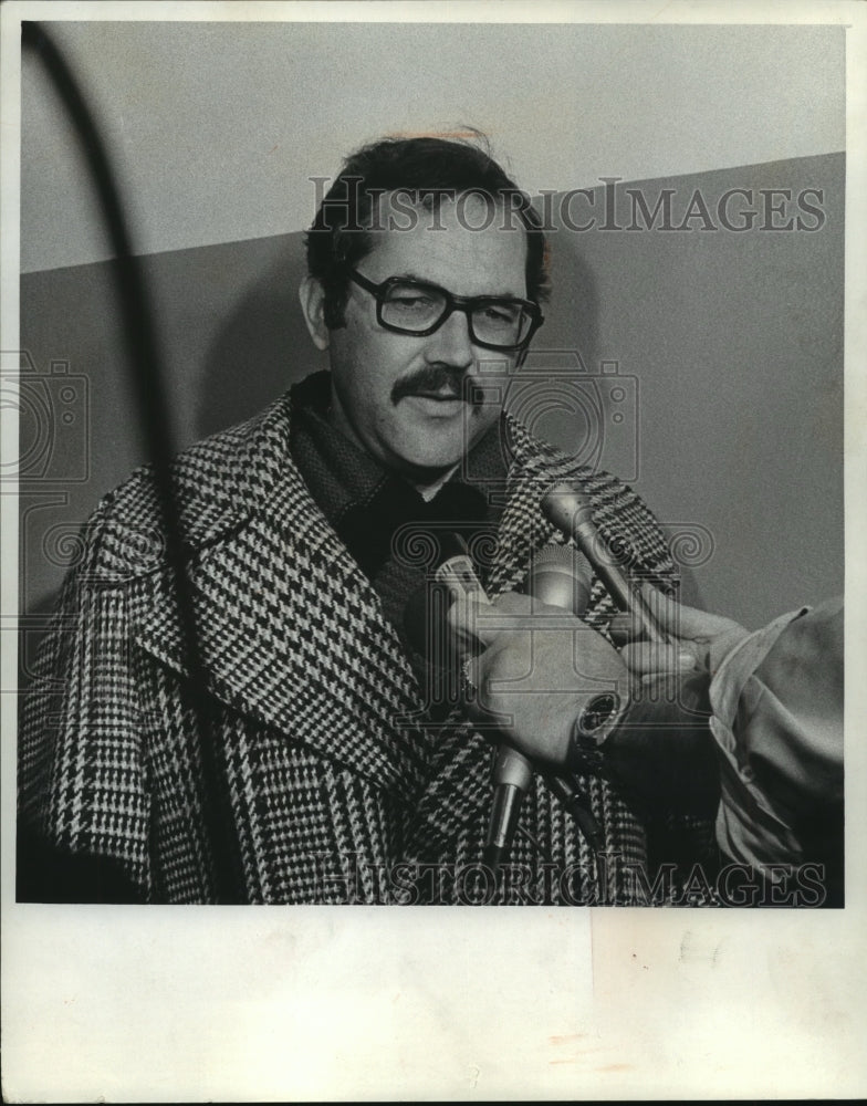 1974 Press Photo Paul J. Gossens Prosecuting Attorney - Milwaukee, Wisconsin-Historic Images