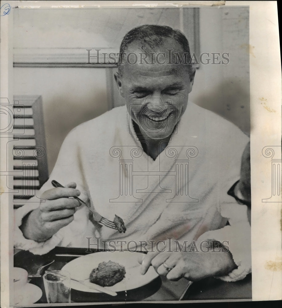 1962 Press Photo Astronaut John Glenn eating breakfast - mjb29011-Historic Images