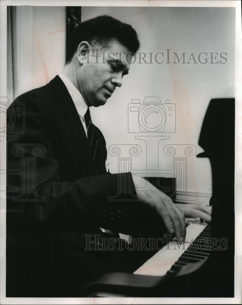 1960 Press Photo Frank Glazer, former Milwaukeean, now a concert pianist-Historic Images