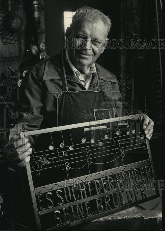 1987 Press Photo Erhardt Glander Sr., creates art, Glander Metal Works - Historic Images