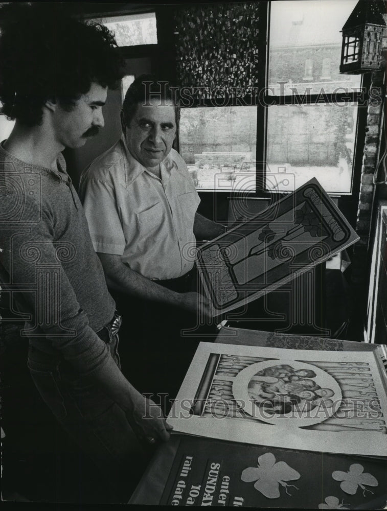 1973 Press Photo William Odbert &amp; Joseph Glorioso Entries for Poster Contest - Historic Images