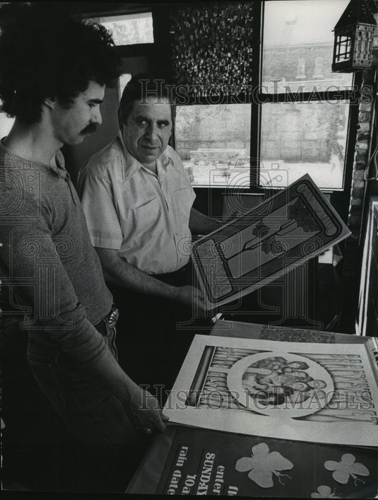 1973 Press Photo William Odbert & Joseph Glorioso Entries for Poster Contest - Historic Images