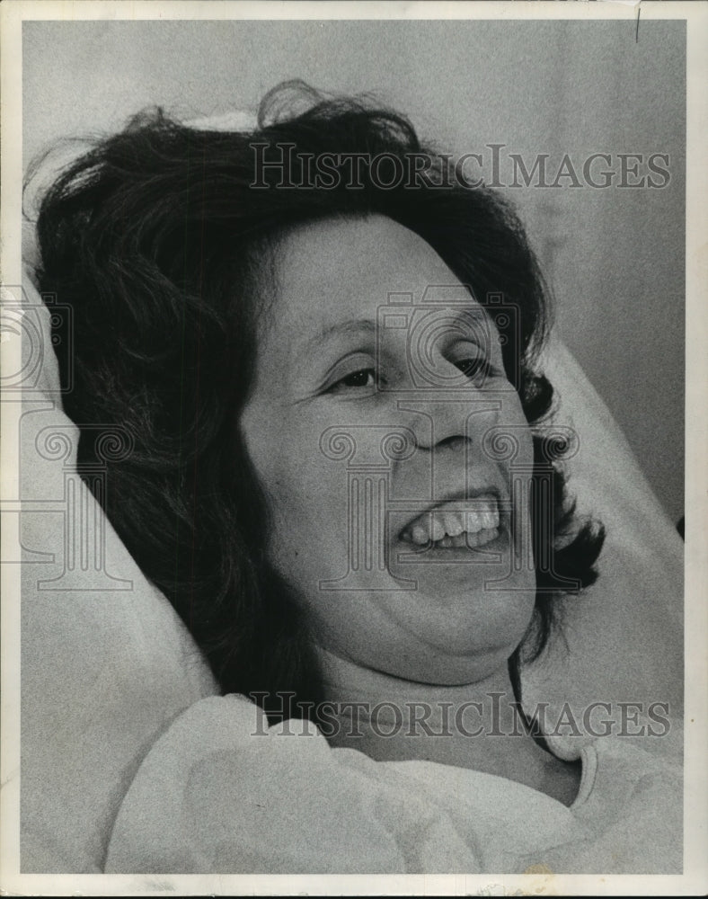 1965 Press Photo Mrs. Joyce Graff at Hospital After Quadruplet Delivery - Historic Images