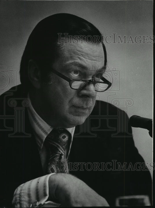 1972 Press Photo Richard Gousha, Superintendent of Schools - Historic Images