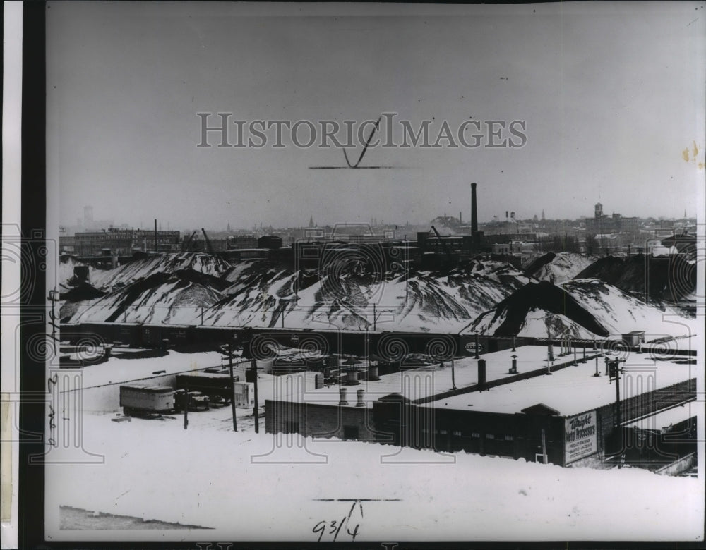 1963 Press Photo Industrial Menomonee River Valley after snowstorm - mjb29548- Historic Images