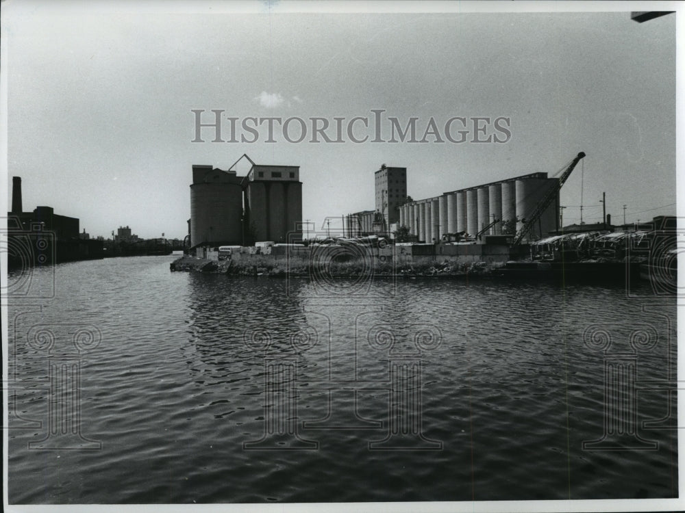 1977 Press Photo Menomonee River Valley, Wisconsin - mjb29567-Historic Images
