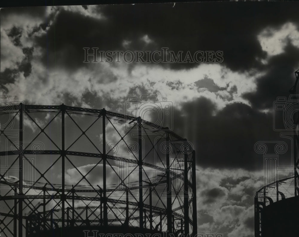 1938 Press Photo Huge storage tanks in Menomonee valley, Wisconsin - mjb29571 - Historic Images