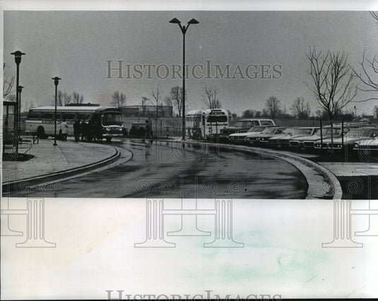 1974 Press Photo Old bus serves as ticket station at Goerkes Corners park - Historic Images