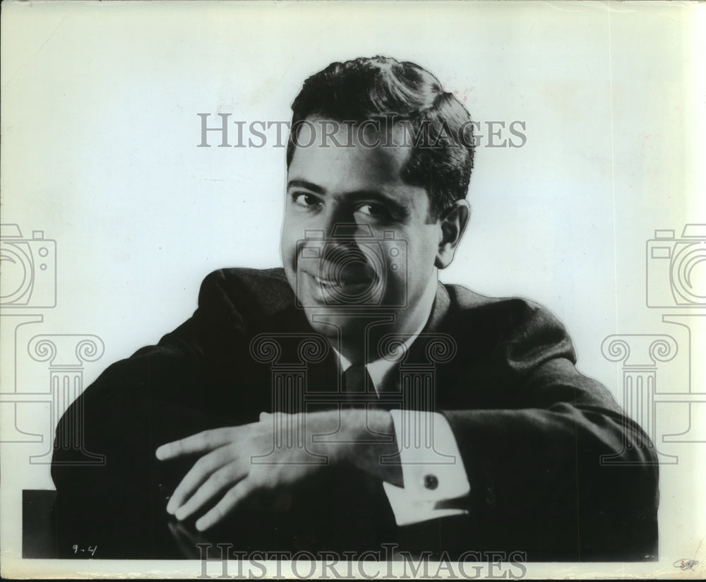 1966 Press Photo Gary Graffman, Pianist, Poses for Photo - mjb30189 - Historic Images