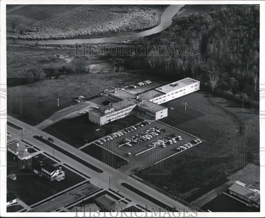 1962 Press Photo Aerial View of Manitowoc Memorial Hospital's New Addition - Historic Images