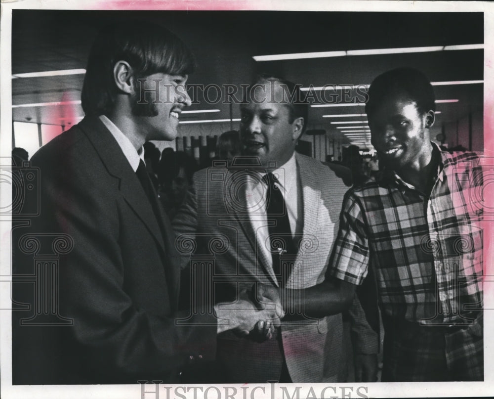 1971 UW High Jumper Pat Matzdorf, Bill Perrin, Patrick Onyango-Historic Images