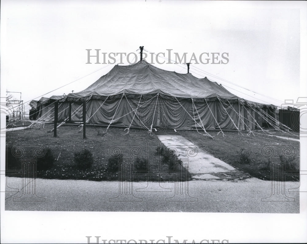 1974 Press Photo Melody Top Theater Tent Exterior, Milwaukee Wisconsin - Historic Images